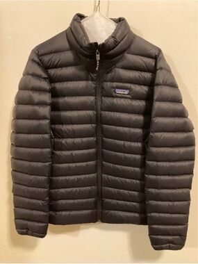 NEW Patagonia Black Quilted Down Jacket with Logo Patch